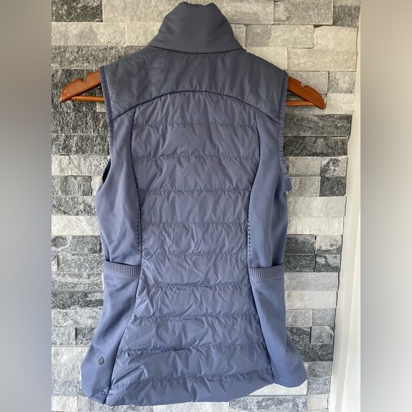 Women's Lululemon Down For It All Vest-Goose Down-Peri Purple-Size 4 - Picture 3 of 10